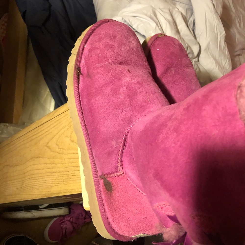 Bailey Bow Uggs - image 3